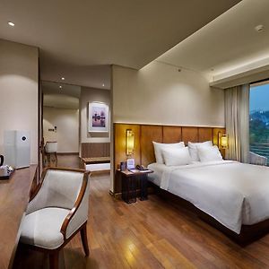 Premium King Room